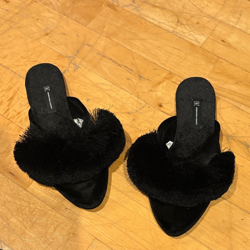 NWOT INC International Concepts Black Fluff Mules